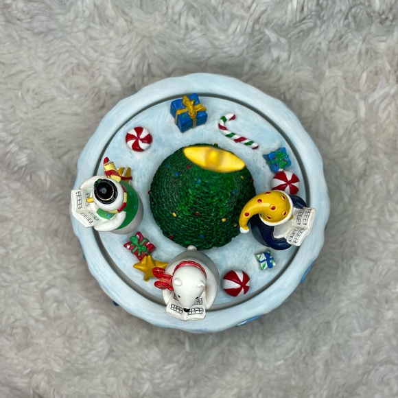 Russ Christmas 2019 Snowman,Polar Bear,and Penguin Music Box Plays Jingle Bells - Picture 5 of 7